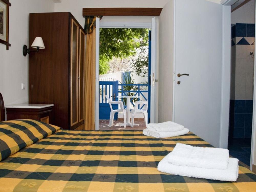 Karidis Hotel Kamári Eksteriør bilde