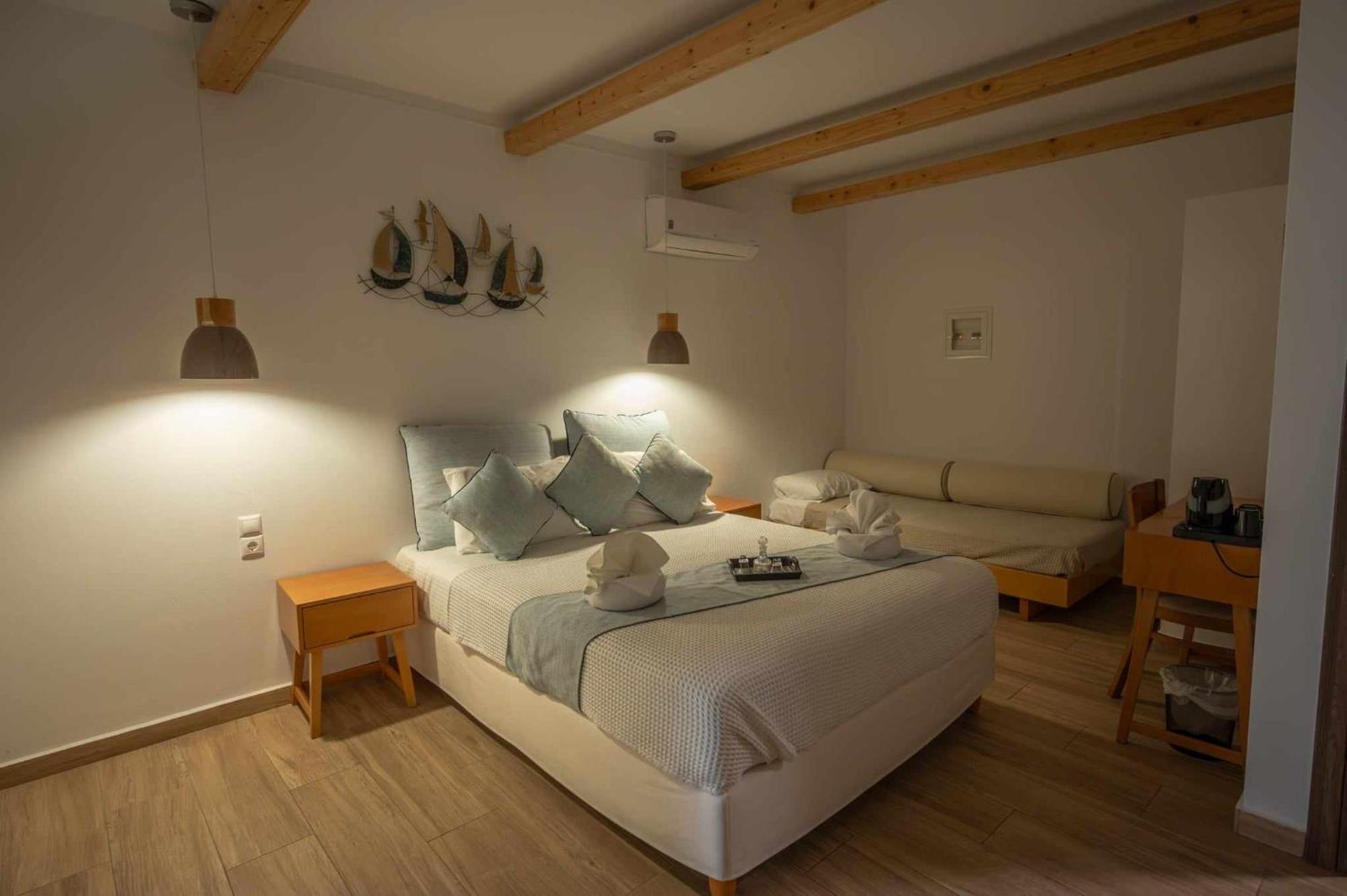 Karidis Hotel Kamári Eksteriør bilde