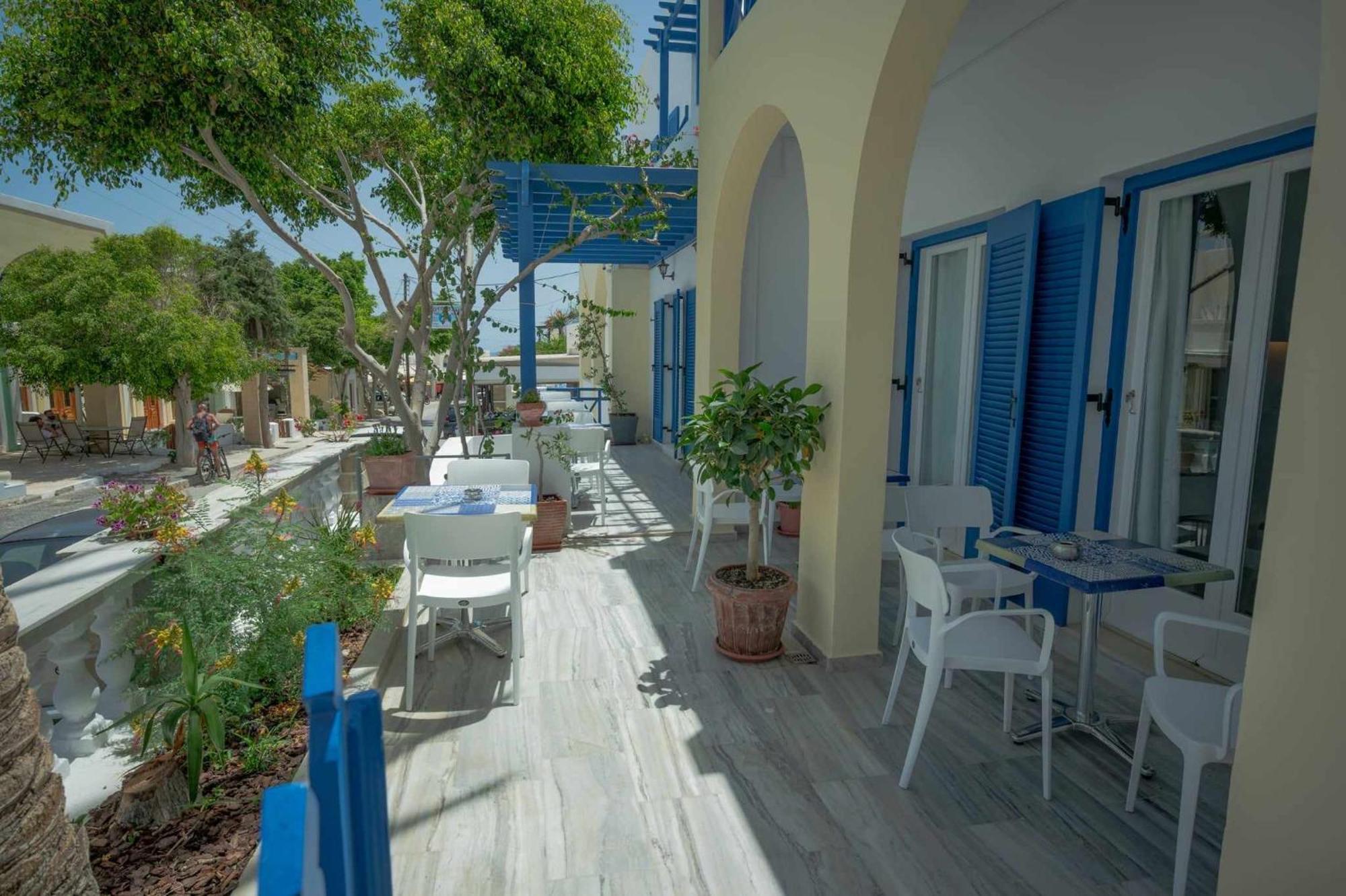 Karidis Hotel Kamári Eksteriør bilde