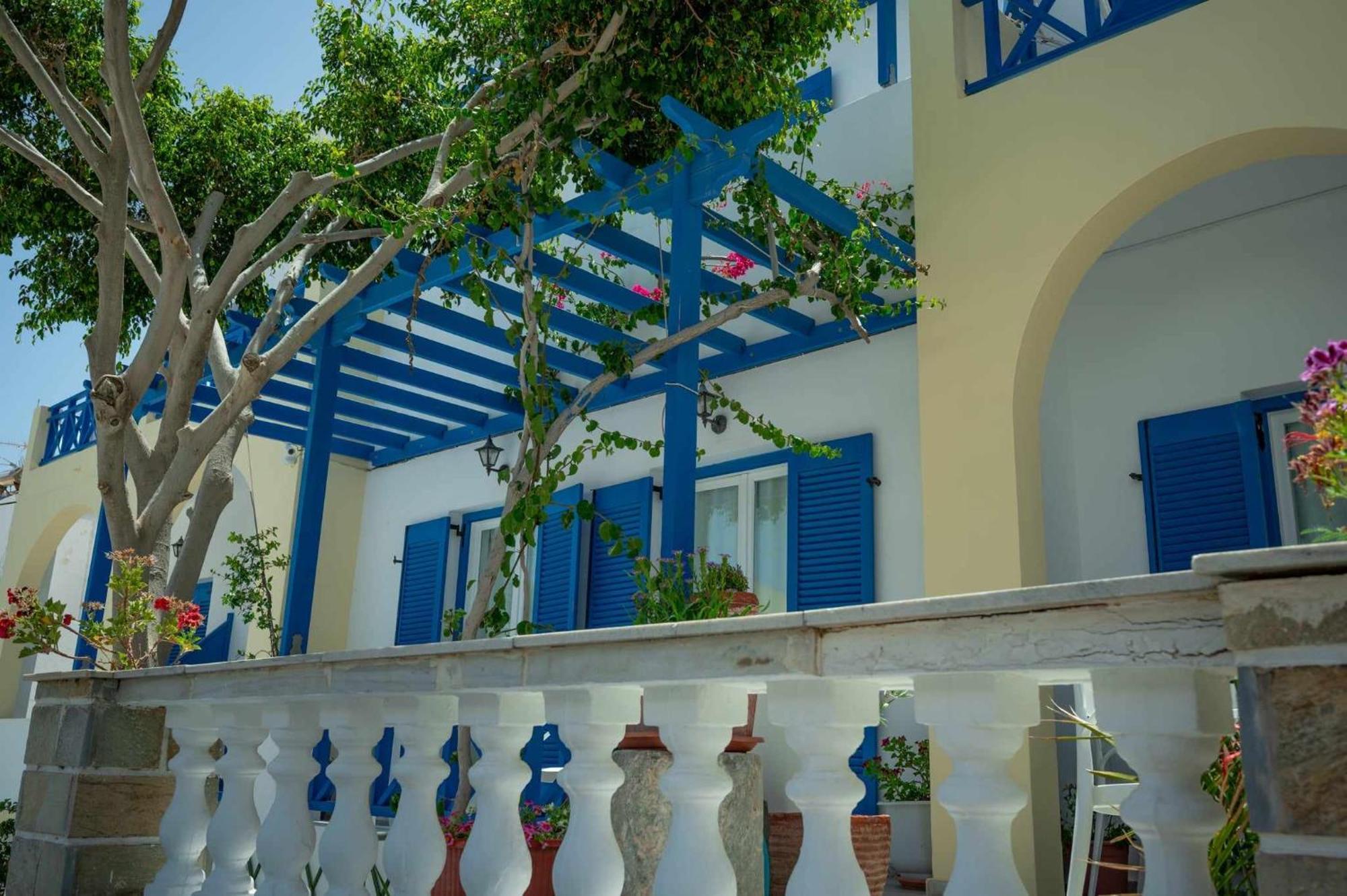 Karidis Hotel Kamári Eksteriør bilde