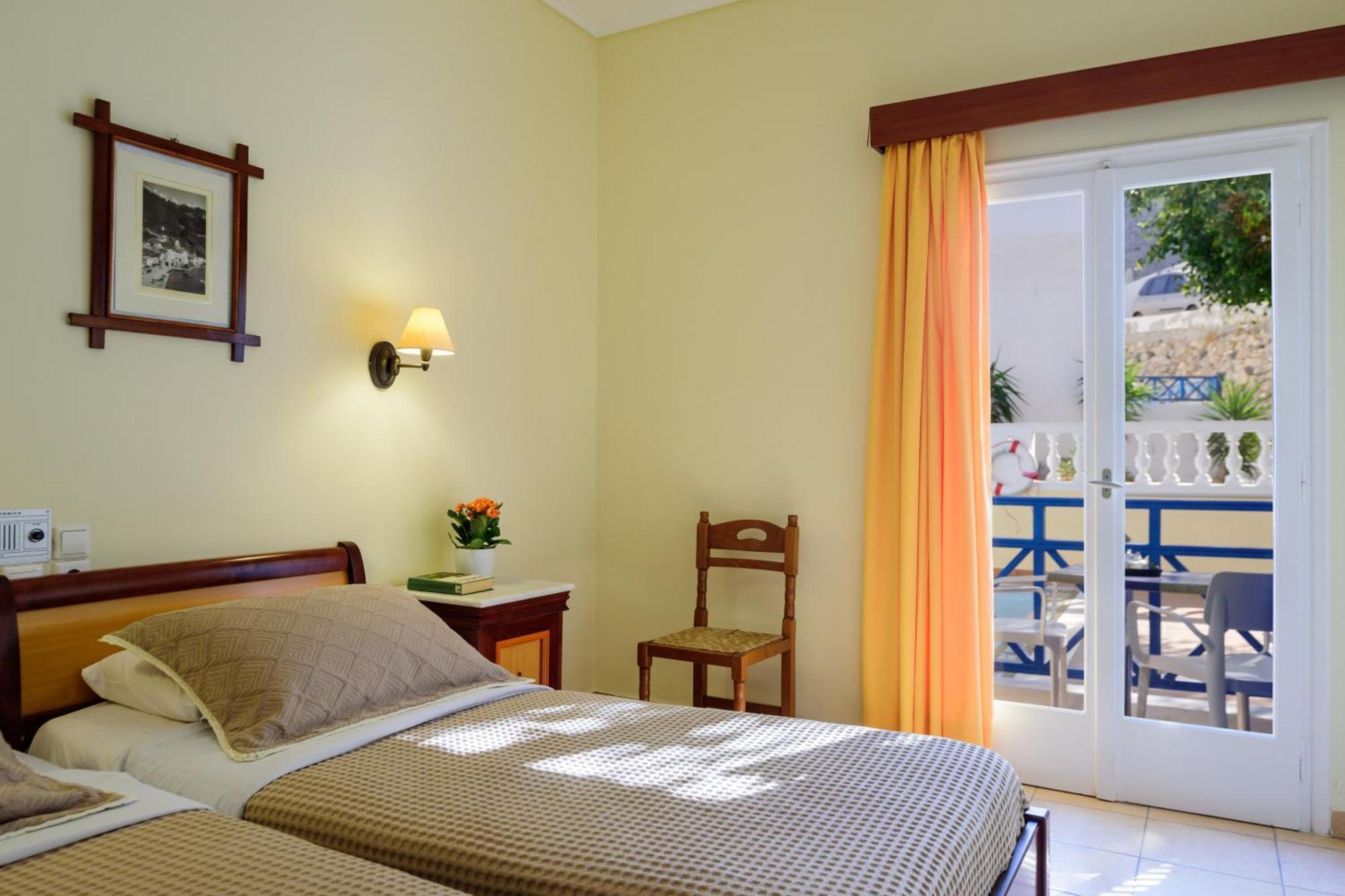 Karidis Hotel Kamári Eksteriør bilde