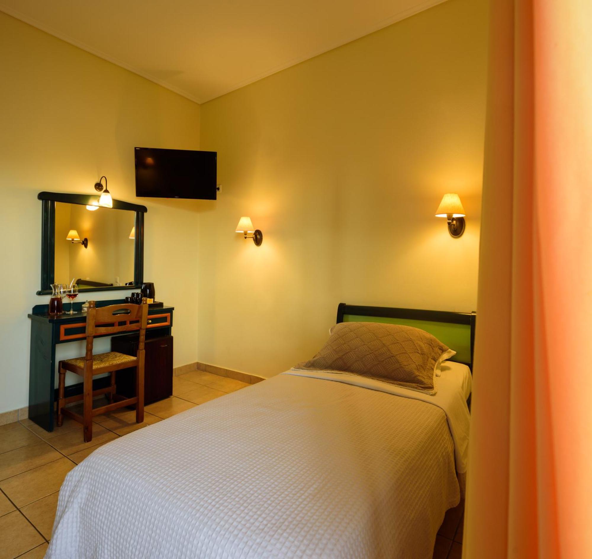 Karidis Hotel Kamári Eksteriør bilde